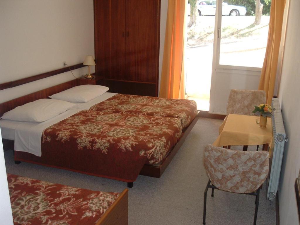 Depadansa Marina & Primorka Hotel Omišalj Quarto foto